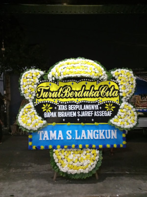 Papan Bunga Duka di Naku