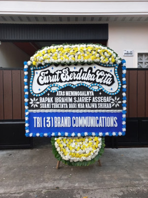 Papan Bunga Duka di Naku